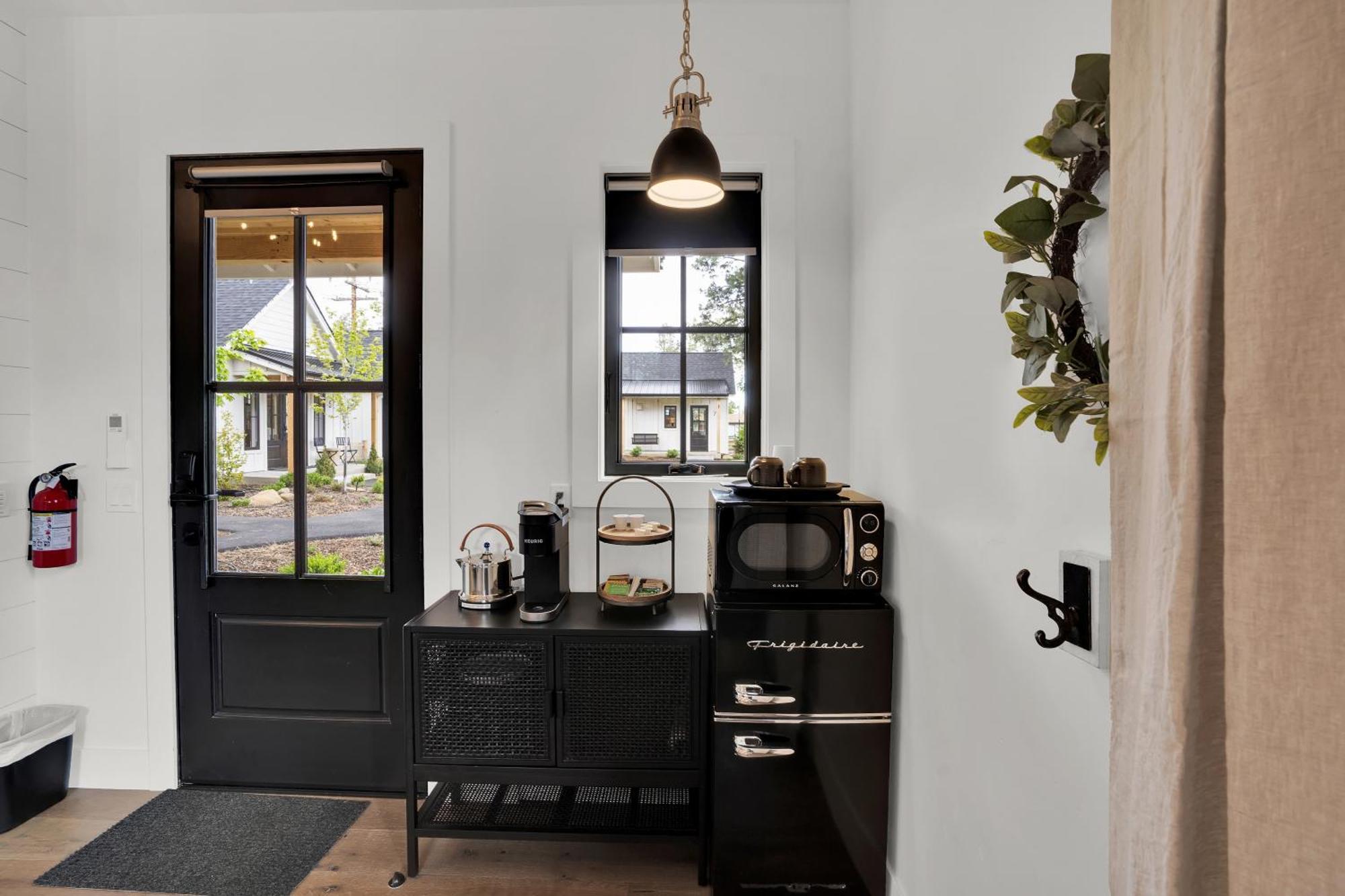 The Scout Boutique Cottages 시스터스 외부 사진